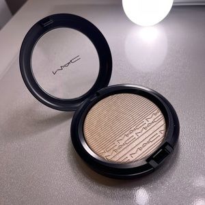 MAC Cosmetics Extra Dimension Skinfinish